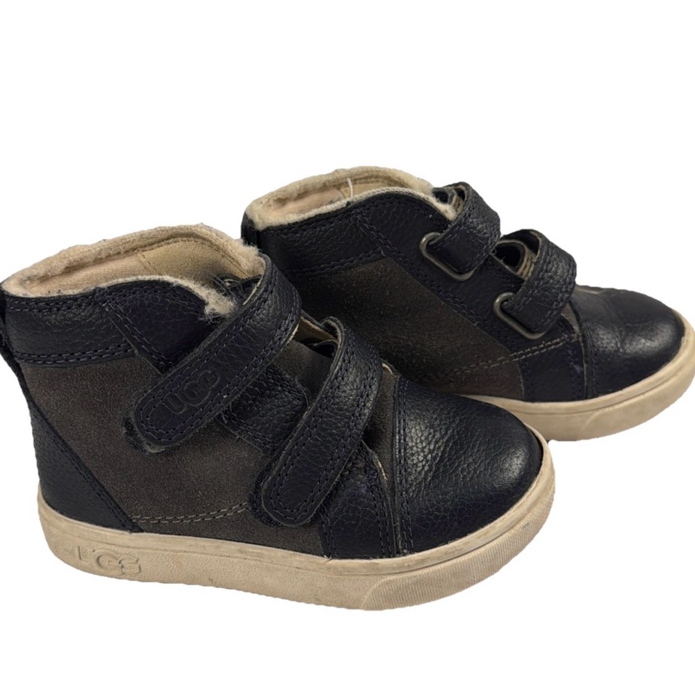 UGG toddler Rennon boots size 7 trainer shoes
